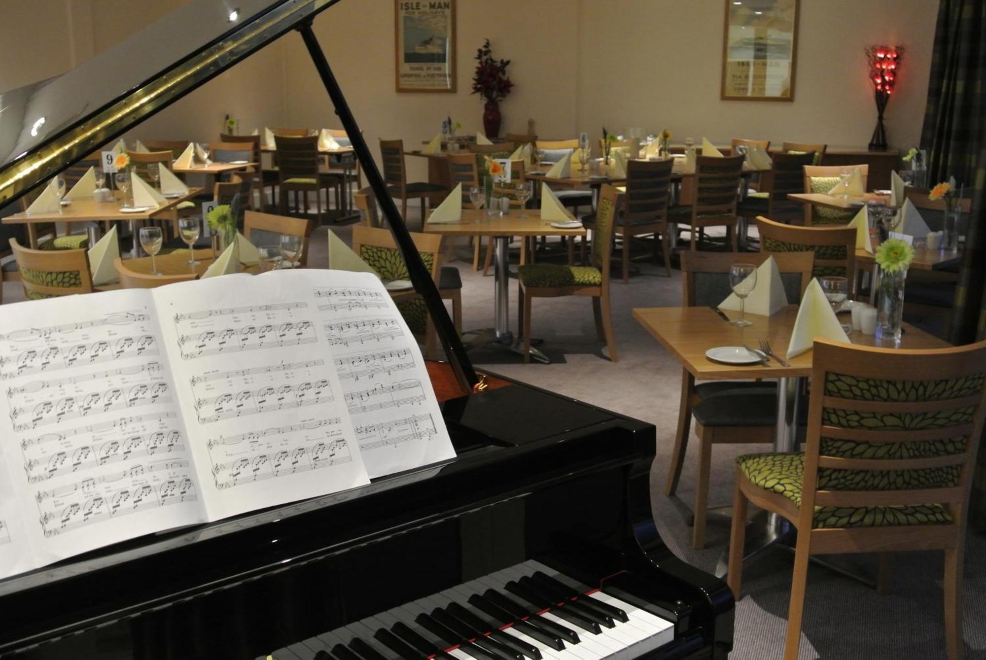 Ramsey Park Hotel Ngoại thất bức ảnh
